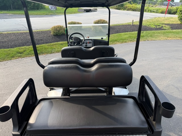 2026 EZGO EXPRESS photo 5